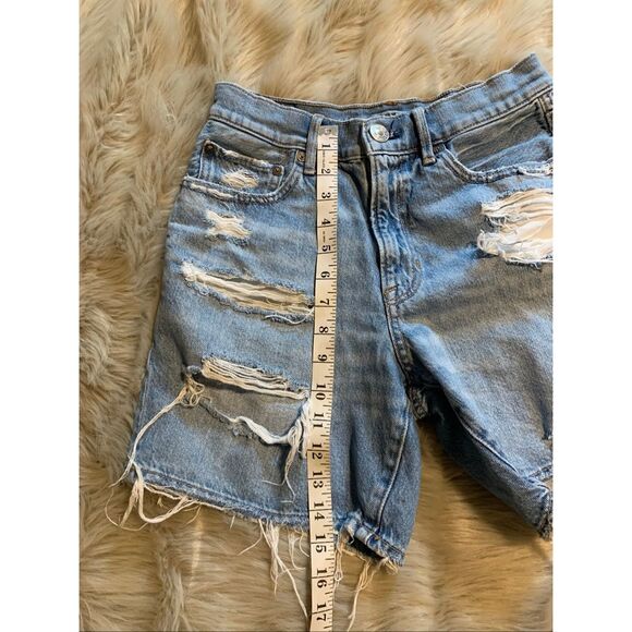 American Eagle 90s boyfriend jean shorts Size 2 - Picture 5 of 6
